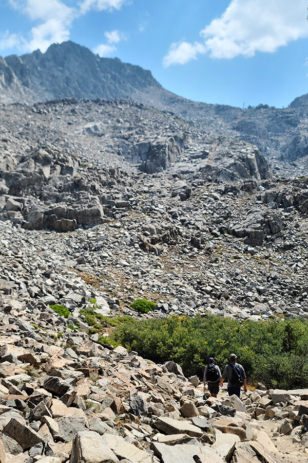 Duck Pass Trail Mammoth Lakes CA Responsive background Image